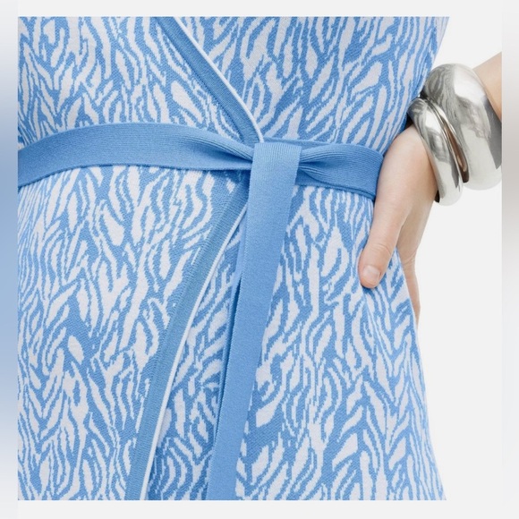 Diane von Furstenberg Collared Midi Wrap Floral Blue White Sweater Dress XL - Picture 6 of 14